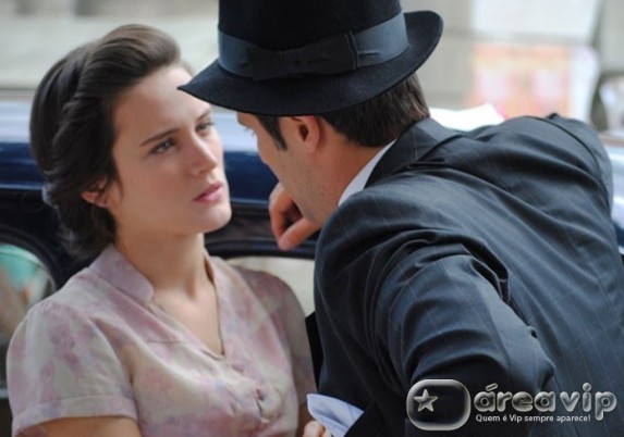 Joia Rara - Franz se declara para Amelia