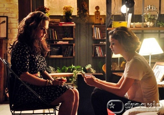 Sangue Bom - Amora recebe mensagem