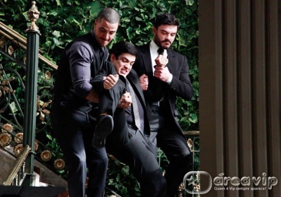 Amor a Vida - Felix expulso