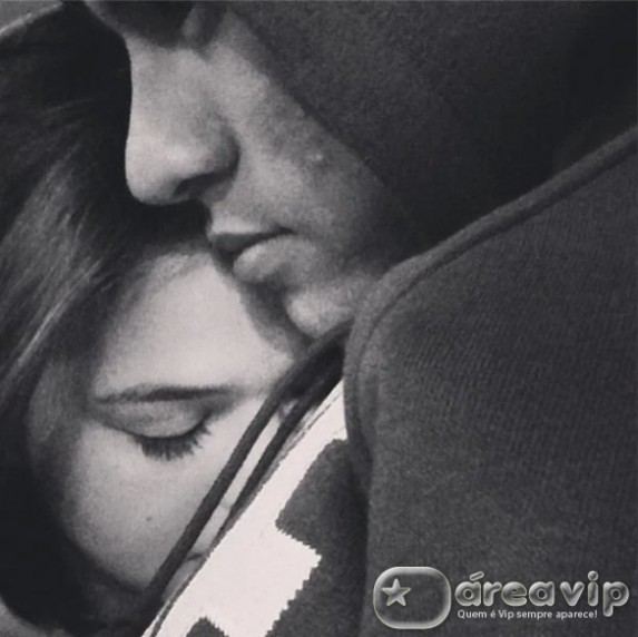 Bruna Marquezine diz que está com saudade de Neymar