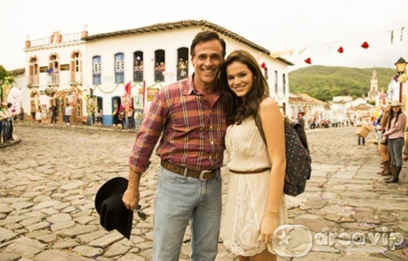 Elenco da novela ‘Em Família’ começa a gravar em Goiás