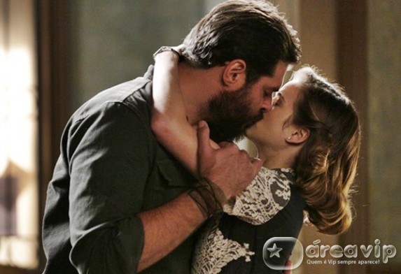 Joia Rara - Hilda encontra Toni