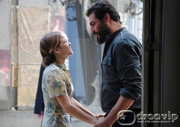 Joia Rara - Toni quer pedir oficialmente a mao da namorada