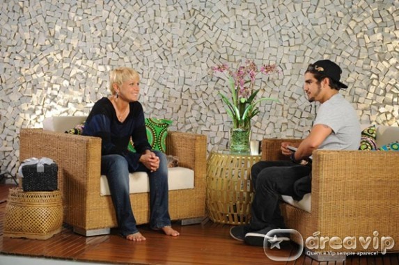 Caio Castro participa do ‘Papo X’ no TV Xuxa
