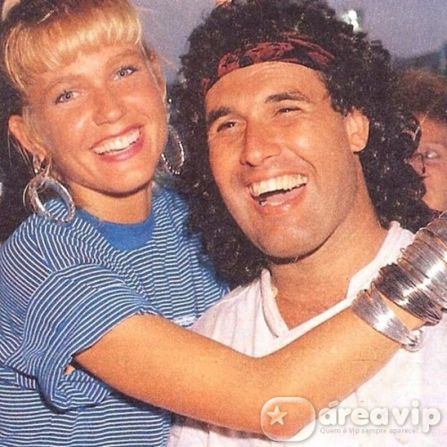 Sérgio Mallandro posta foto antiga ao lado de  Xuxa