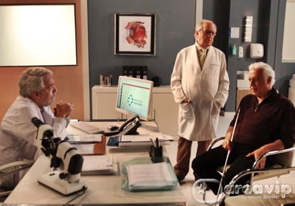 Amor a Vida - Lutero encontra uma pista sobre a cegueira de Cesar