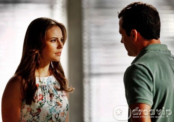 Amor a Vida - Paloma comenta com Bruno que Aline deve estar envenenando o pai