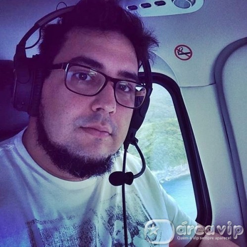 André Marques posta primeira foto, após cirurgia no estômago