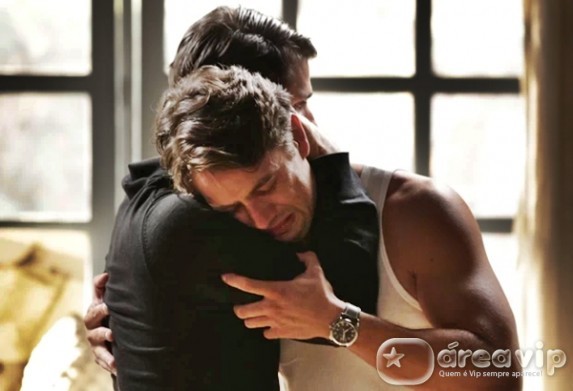 Joia Rara - Franz consola o irmão