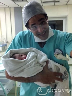 Nasce filho de Luciano Szafir