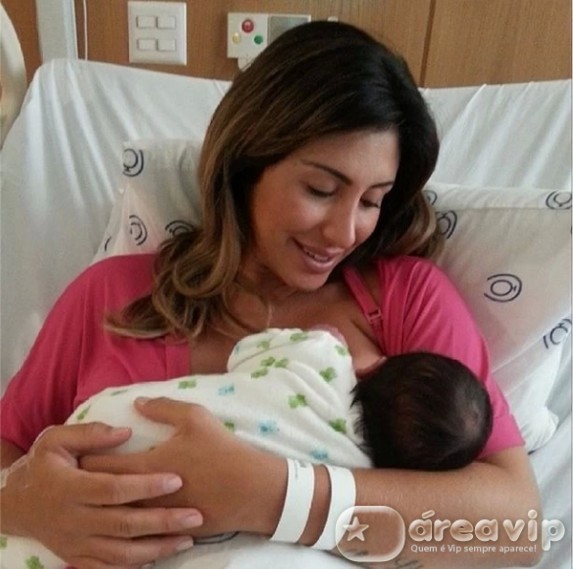 Jaque Khury com o filho