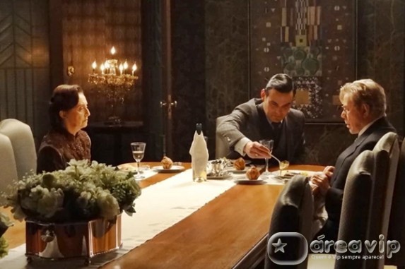 Joia Rara - Manfred tenta envenenar Venceslau