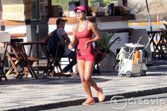 Letícia Wiermann corre com o namorado