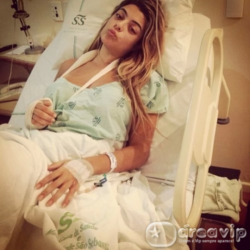 Ex-BBB Monique Amin passa por cirurgia