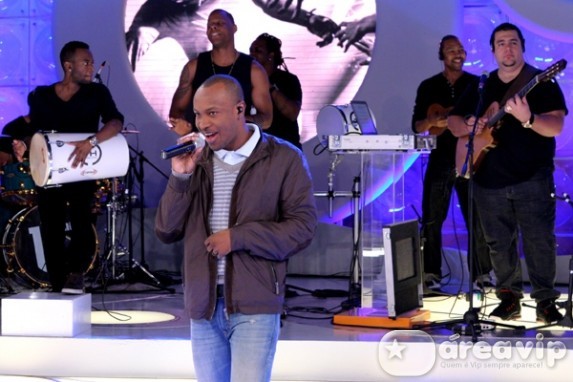 Thiaguinho participa do Programa do Ratinho