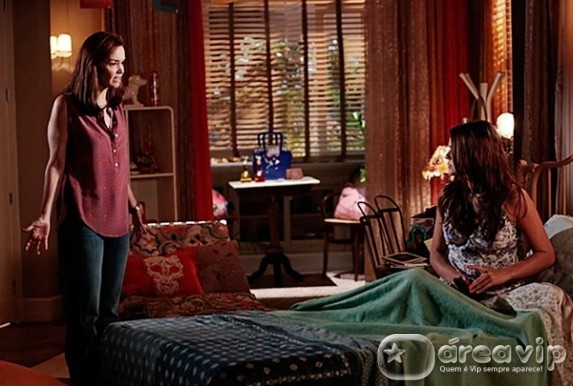 Em Familia - Helena discute com Luiza