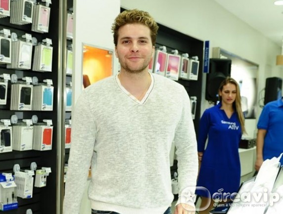 Thiago Fragoso é barrado em entrada de peça