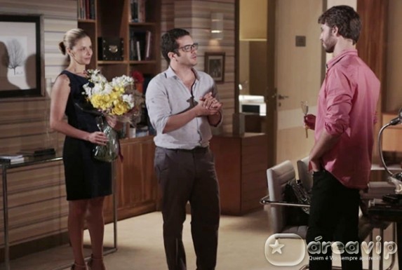 Em Familia - Silvia, Felipe e Gabriel