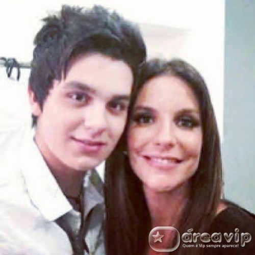 Ivete Sangalo parabeniza Luan Santana