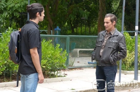 Malhação - Palhares se apresenta para o filho