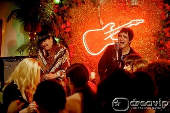 Samuel Rosa e Carlos Santana