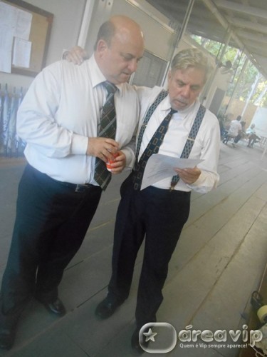 Vicentini Gomez posta foto nos bastidores de ‘Joia Rara’