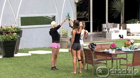 BBB14 - Finalistas brindam