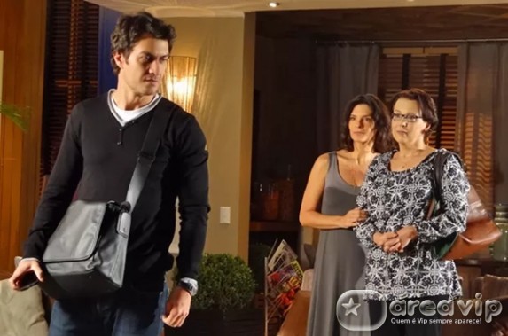 Em Familia - Laerte - Veronica e Selma