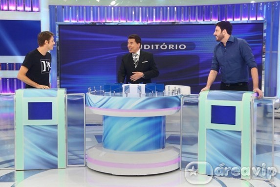 Dente quebrado de Silvio Santos vira discussão