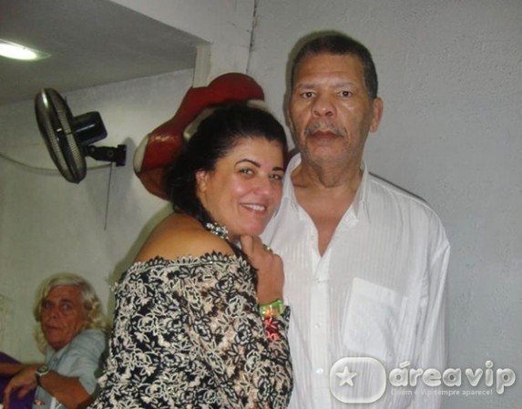 Maguila e a esposa Reprodução/Facebook