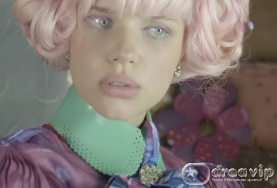 Juliana fica chocada ao ler carta de Zelão