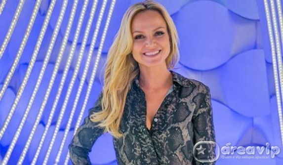 Programa Eliana estreia ao vivo
