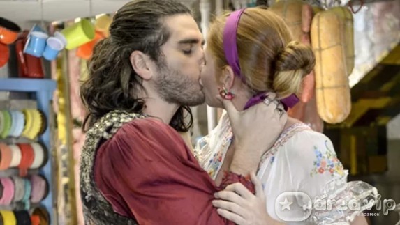 Meu pedacinho de Chao - Viramundo beija Milita Globo/Renato Rocha Miranda