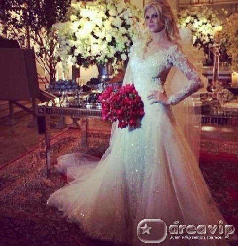 Regina Manssur detona casamento de Val Marchiori