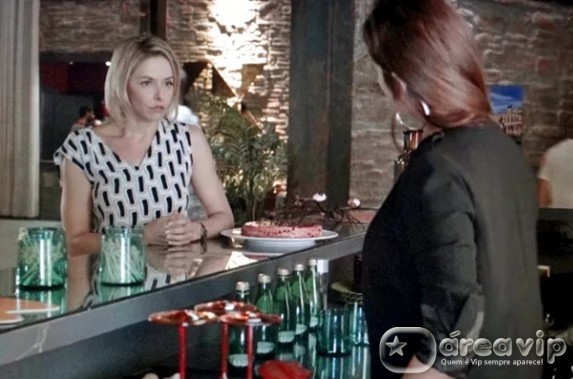 Em Familia - Silvia enche Clara de perguntas Em Família/ TV Globo/Gshow