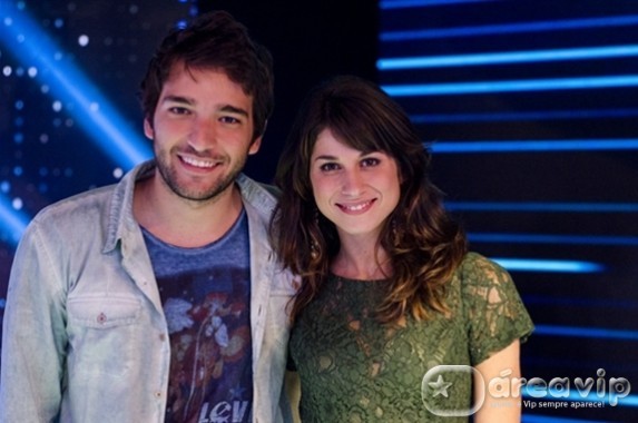 Davi e Manu surpreendem Jonas na final do concurso