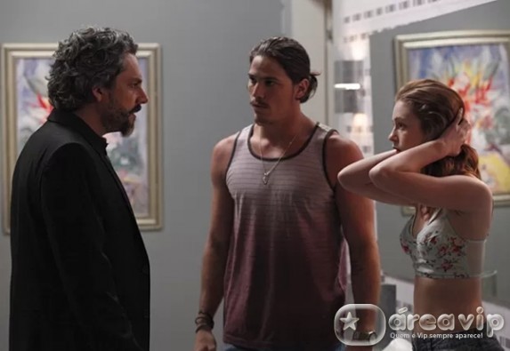 Imperio - Jose Alfredo flagra Robertao com Maria Isis Raphael Dias/TV Globo/Gshow