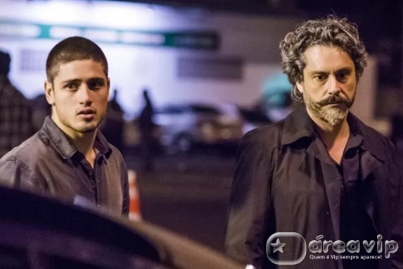 Imperio - Pai e filho saem juntos da prisao Paulo Belote/TV Globo/Gshow