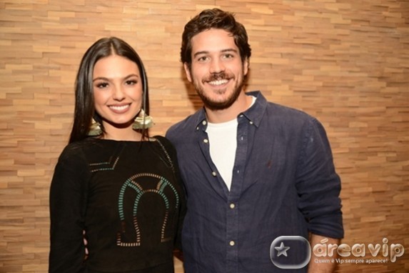 Próxima novela das seis é apresentada à imprensa ao som de clássicos dos anos 70
