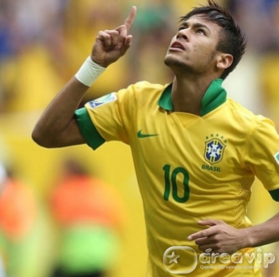 Bruna Marquezine manda mensagem de apoio para Neymar