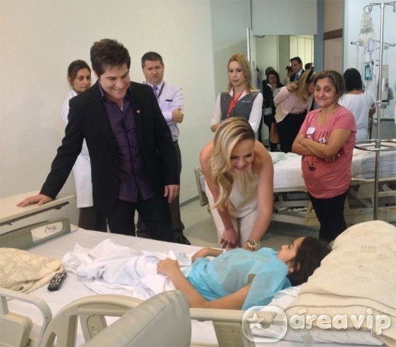 Eliana e Daniel visitam unidade da AACD