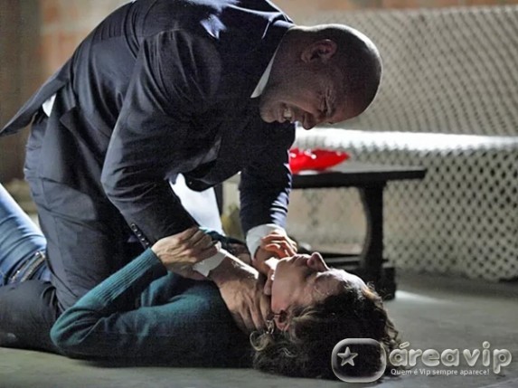 Imperio - Brigel tenta enforcar Lorraine Império / TV Globo/Gshow