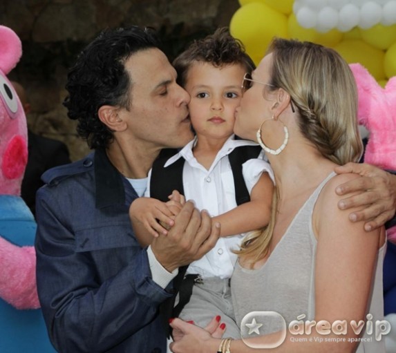 Joao Marcelo Boscoli - Eliana com o filho Marcelo Brammer/AgNews
