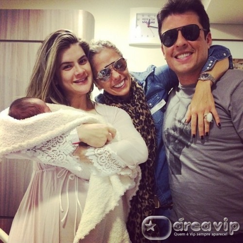 Mirella com a filha - Galisteu - Ceara Reprodução/Facebook