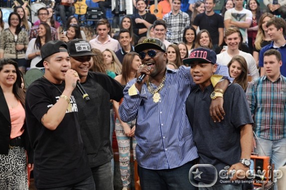 Mr Catra com os filhos Globo/Zé Paulo Cardeal
