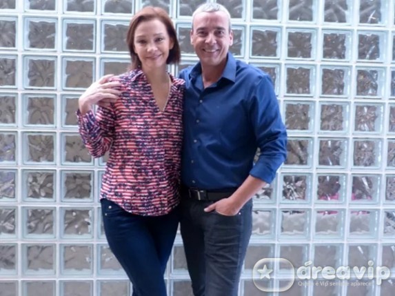 Juntos, Alexandre Borges e Julia Lemmertz desmentem separação