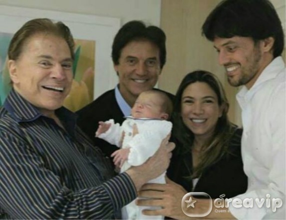Silvio Santos aparece em foto com filho de Patrícia Abravanel no colo