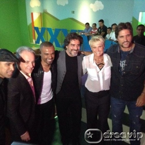 Xuxa inaugura casa de festas em Minas Gerais com presença de famosos