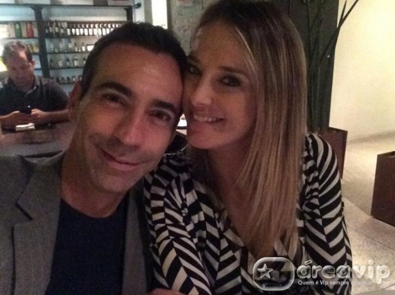 Ticiane Pinheiro janta com o ex, César Tralli