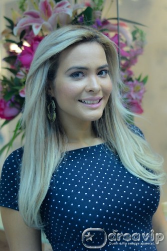 Geisy Arruda passa por transformação no visual